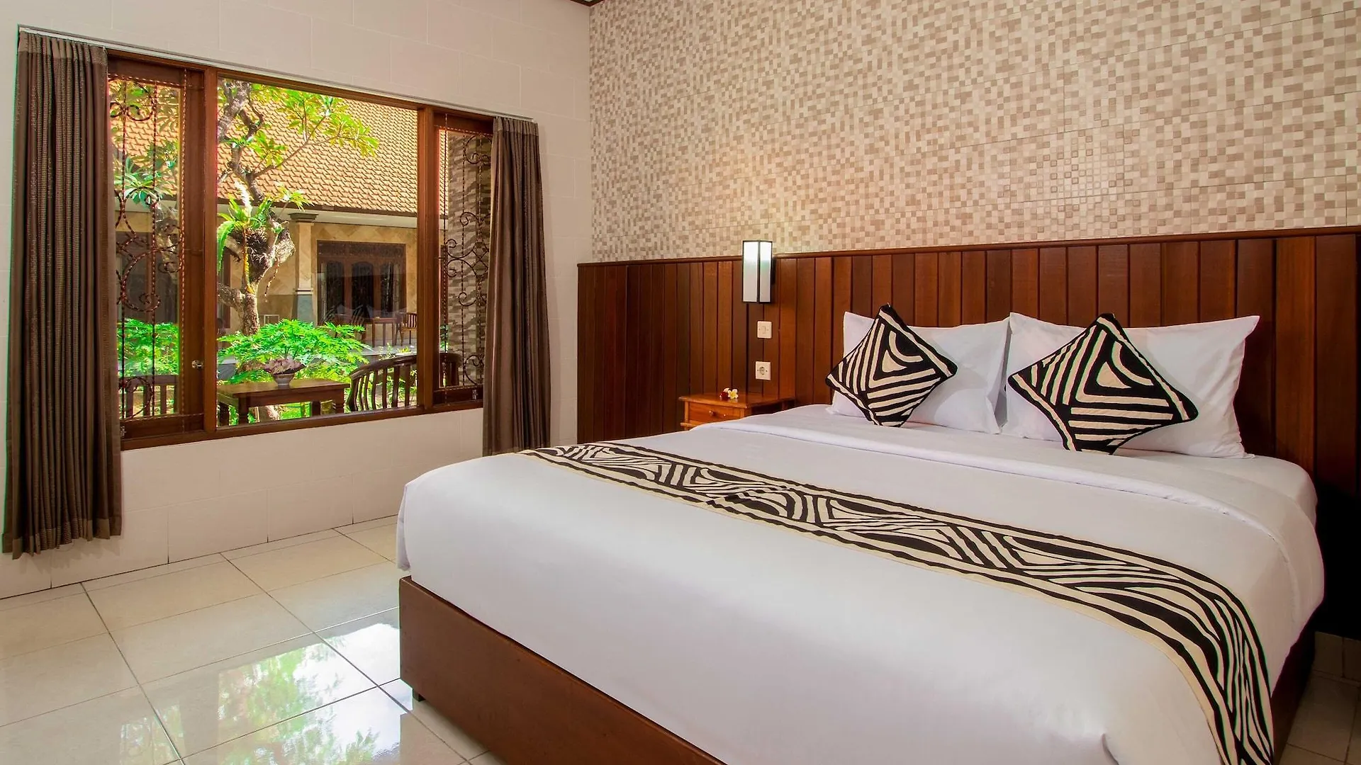 Suriwathi Hotel Kuta Lombok 3*,