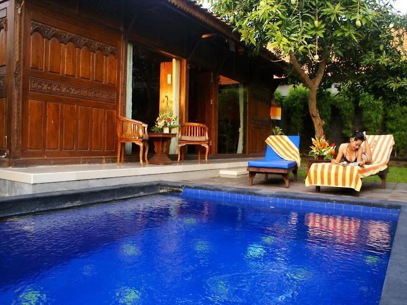 Suriwathi Hotel Kuta  3*, Kuta (Bali)